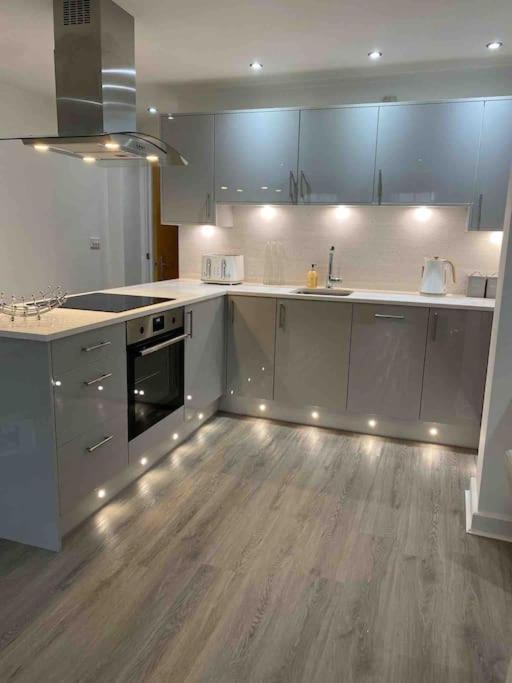 Luxury Town Centre Apartment Walking Distance To Rsc Theatre Stratford-upon-Avon Dış mekan fotoğraf