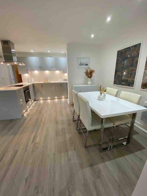 Luxury Town Centre Apartment Walking Distance To Rsc Theatre Stratford-upon-Avon Dış mekan fotoğraf