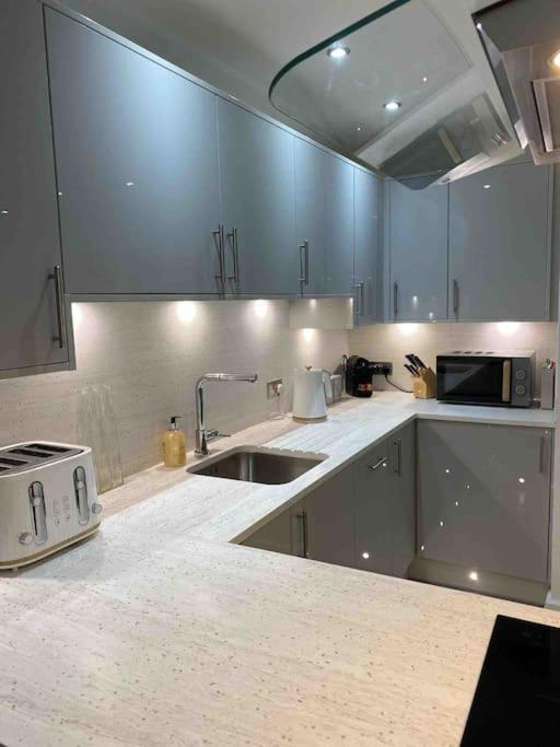 Luxury Town Centre Apartment Walking Distance To Rsc Theatre Stratford-upon-Avon Dış mekan fotoğraf