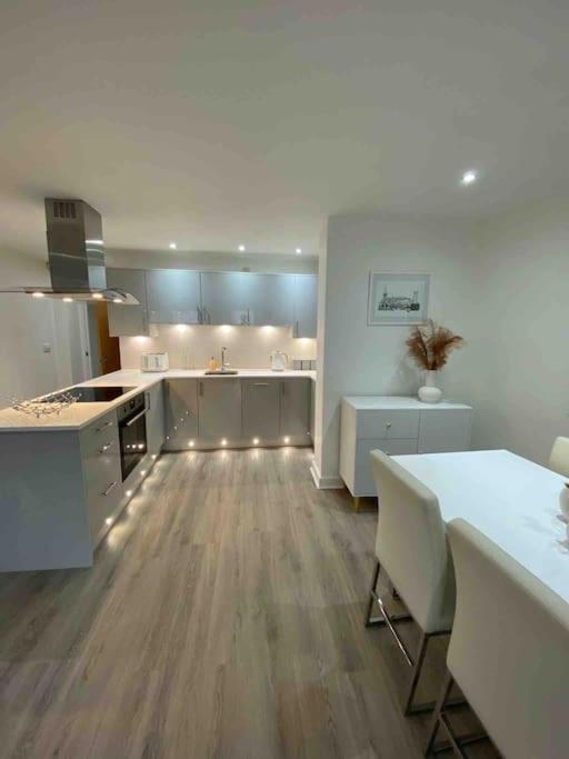 Luxury Town Centre Apartment Walking Distance To Rsc Theatre Stratford-upon-Avon Dış mekan fotoğraf